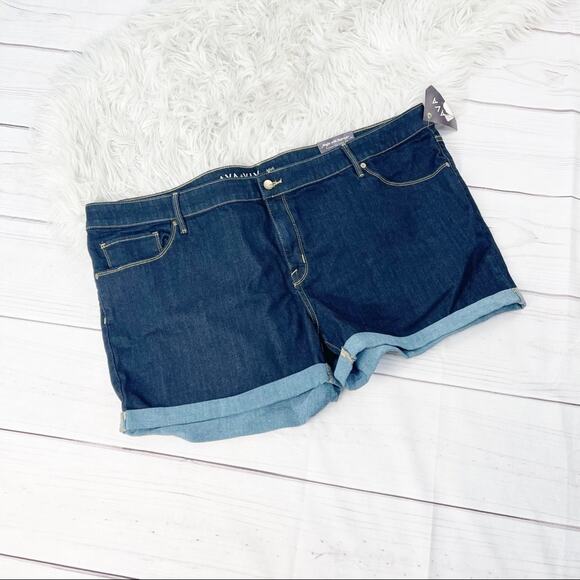 Ava & Viv Women's Plus Size Denim Midi Shorts, Dark Denim Wash Size 26W - Picture 2 of 5